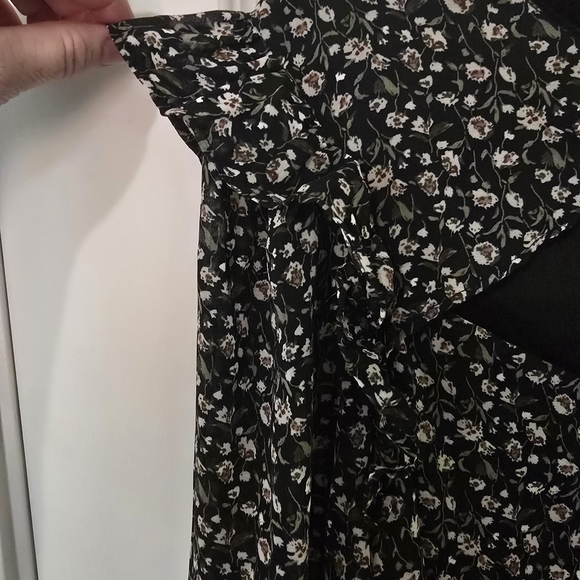 Lulu's Tie Neck Floral Mini Dress - Picture 5 of 9